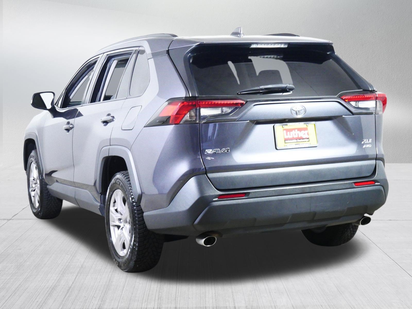 Used 2022 Toyota RAV4 XLE AWD/4WD image 5
