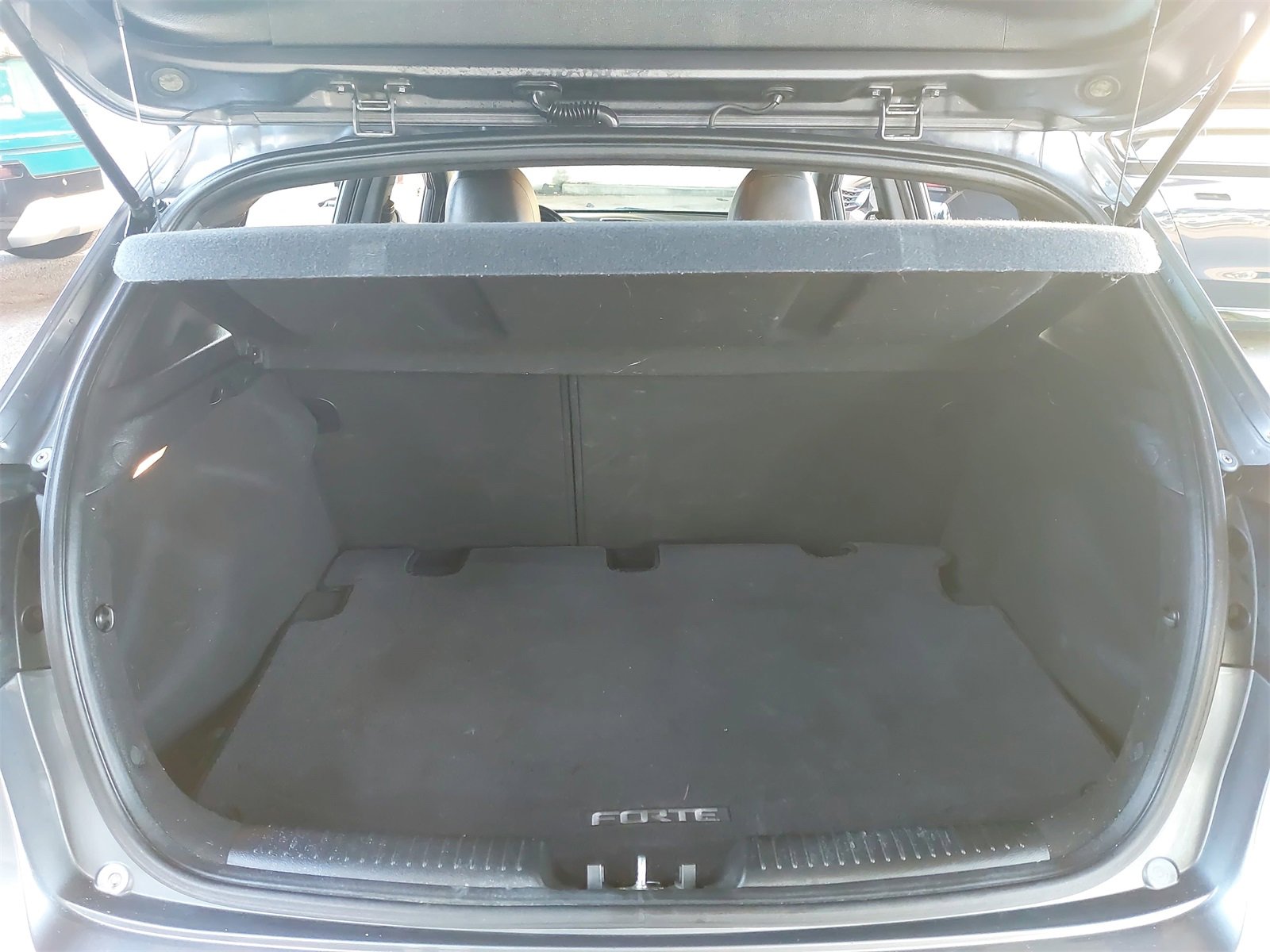 Used 2018 Kia Forte SX image 12