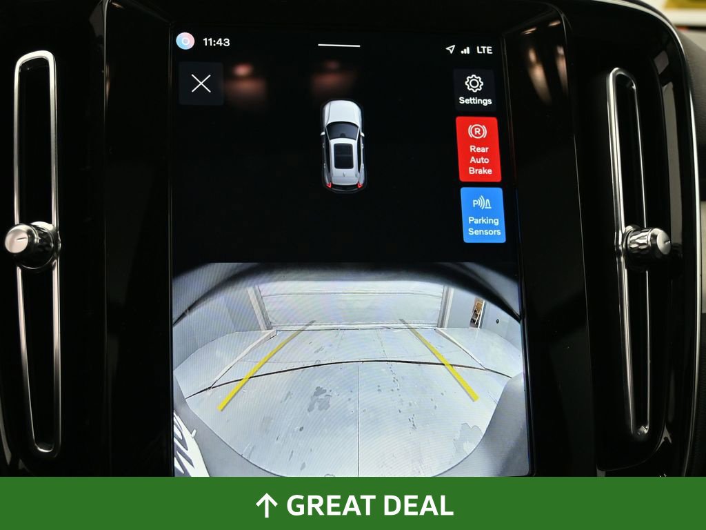 Used 2025 Volvo XC40 B5 Core AWD/4WD image 29