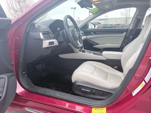 Used 2018 Honda Accord Touring image 21