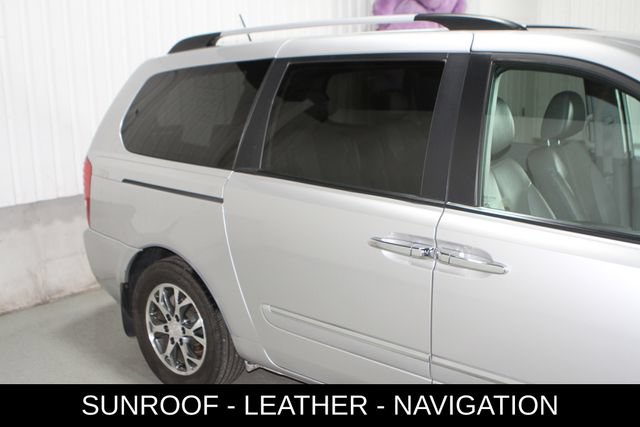 Used 2014 Kia Sedona EX w/ Navigation Package FWD image 4