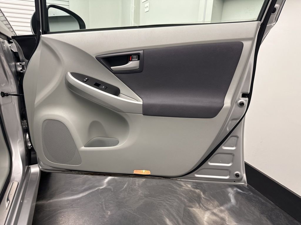 Used 2010 Toyota Prius Three image 10