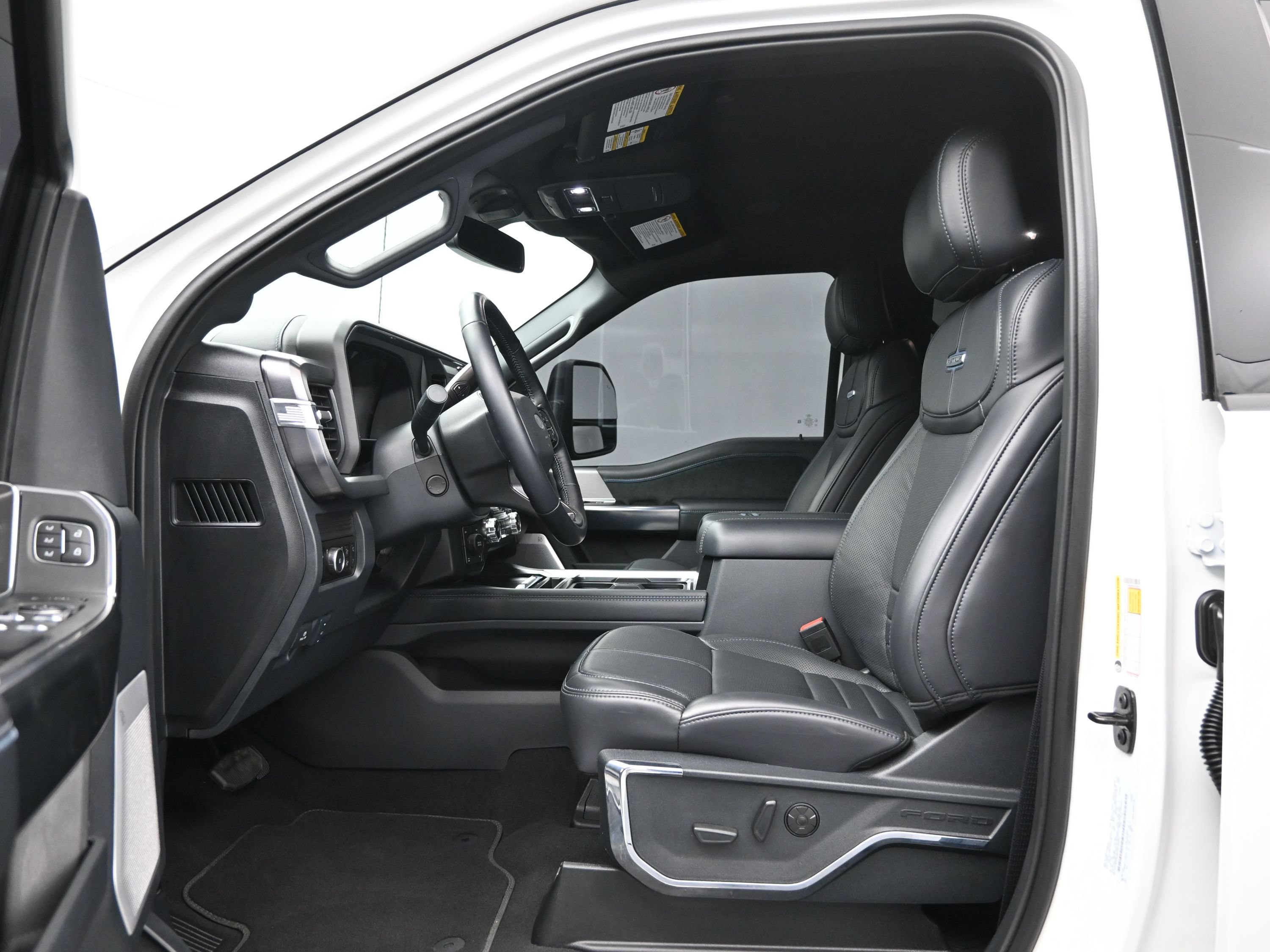 Used 2026 Ford F250 Platinum AWD/4WD image 9