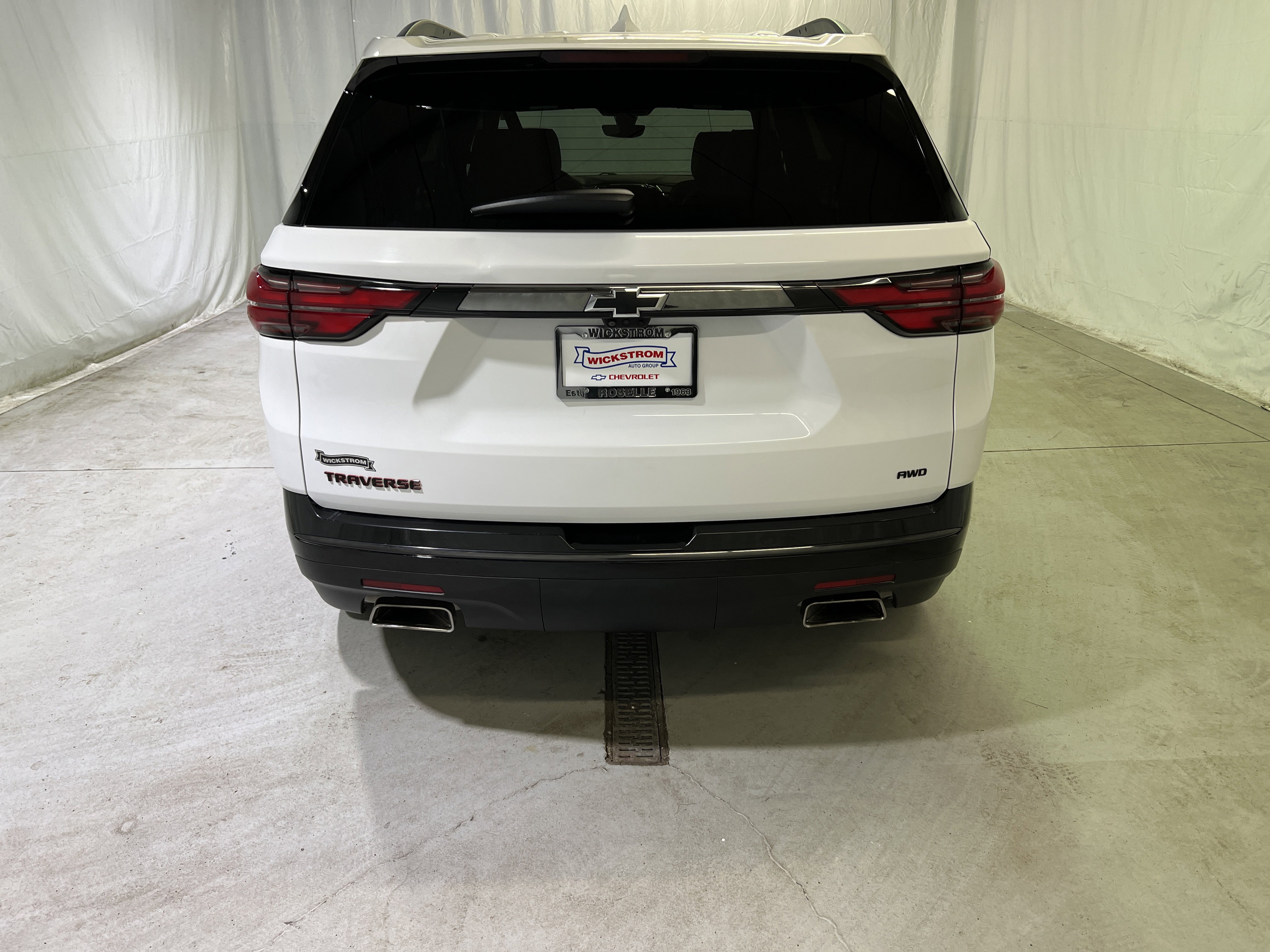 Used 2023 Chevrolet Traverse Premier w/ Redline Edition image 9