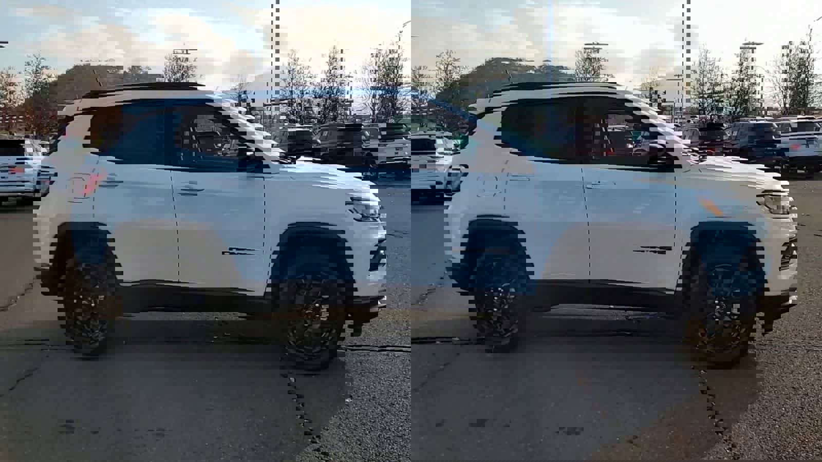 New 2026 Jeep Compass Latitude image 9