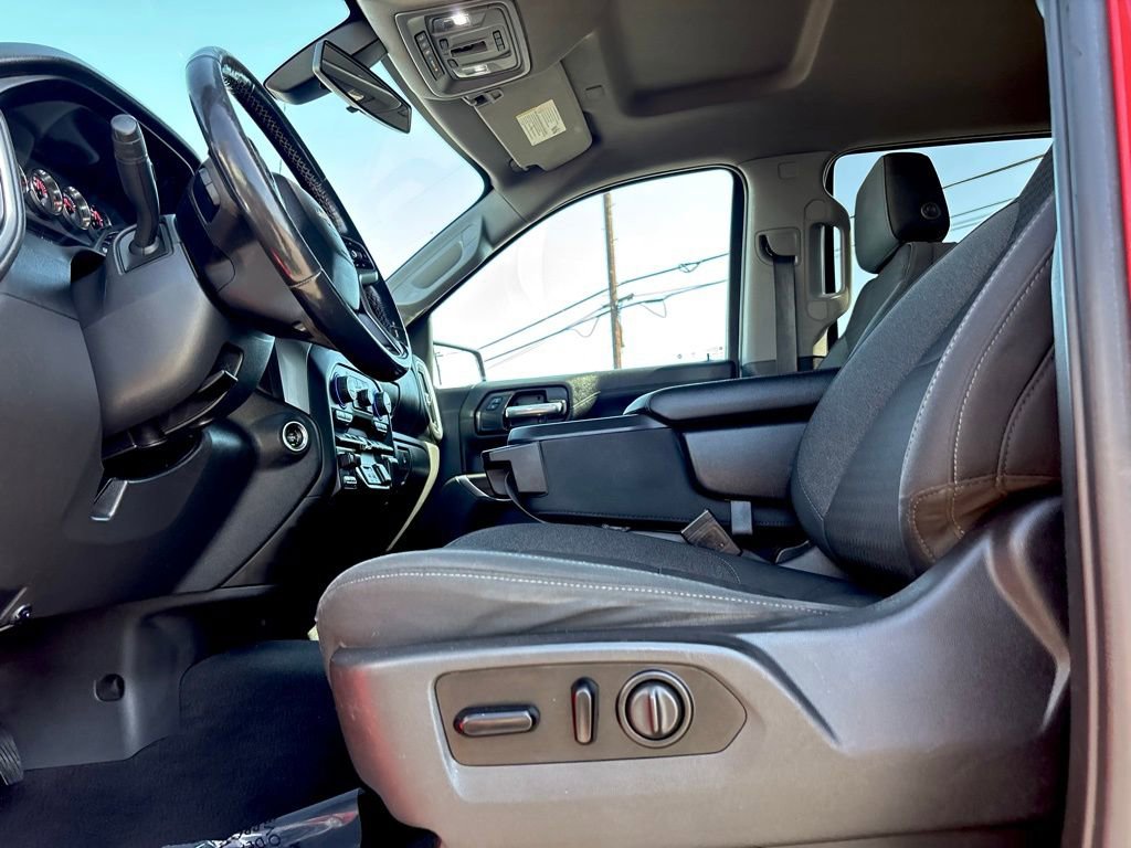 Used 2020 Chevrolet Silverado 1500 LT w/ Texas Edition image 13