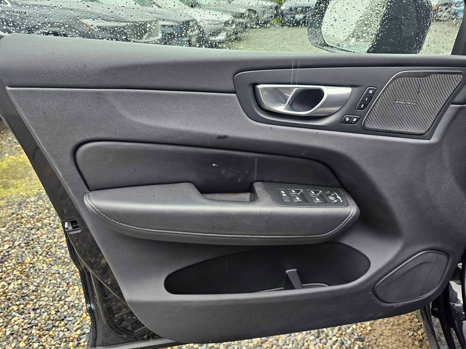 Certified 2024 Volvo XC60 B5 Plus w/ Protection Package Premier AWD/4WD image 24