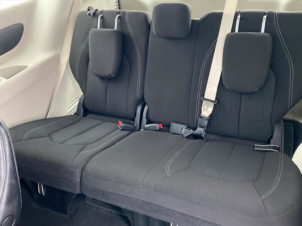 Used 2022 Chrysler Voyager LX image 19