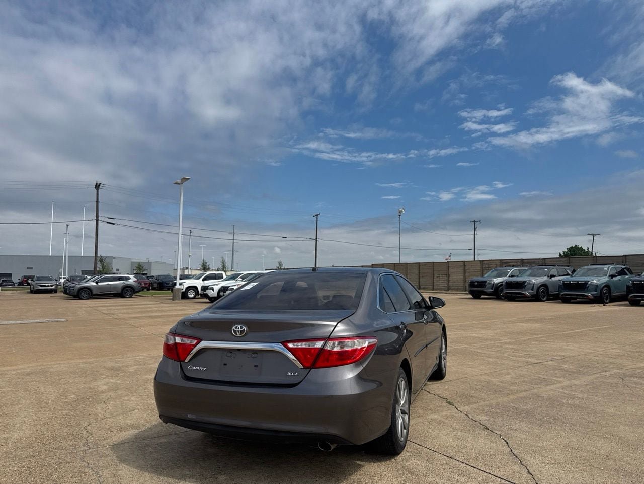 Used 2017 Toyota Camry XLE FWD image 19