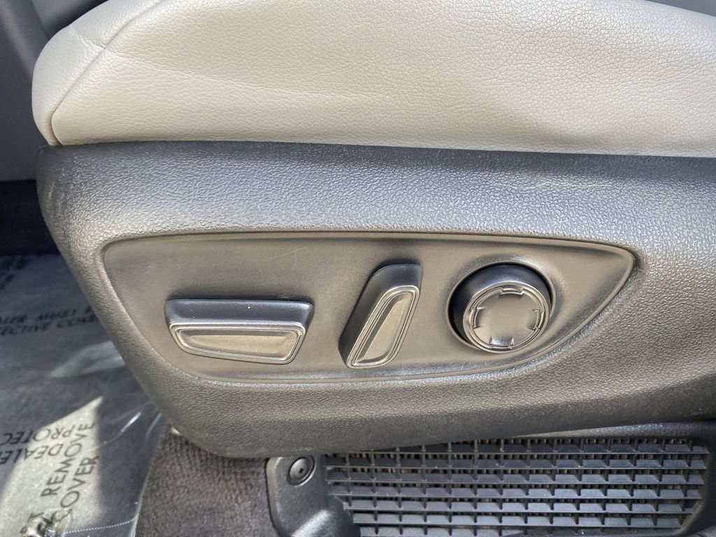 Certified 2023 Toyota Sienna XLE w/ XLE Plus Package FWD image 24