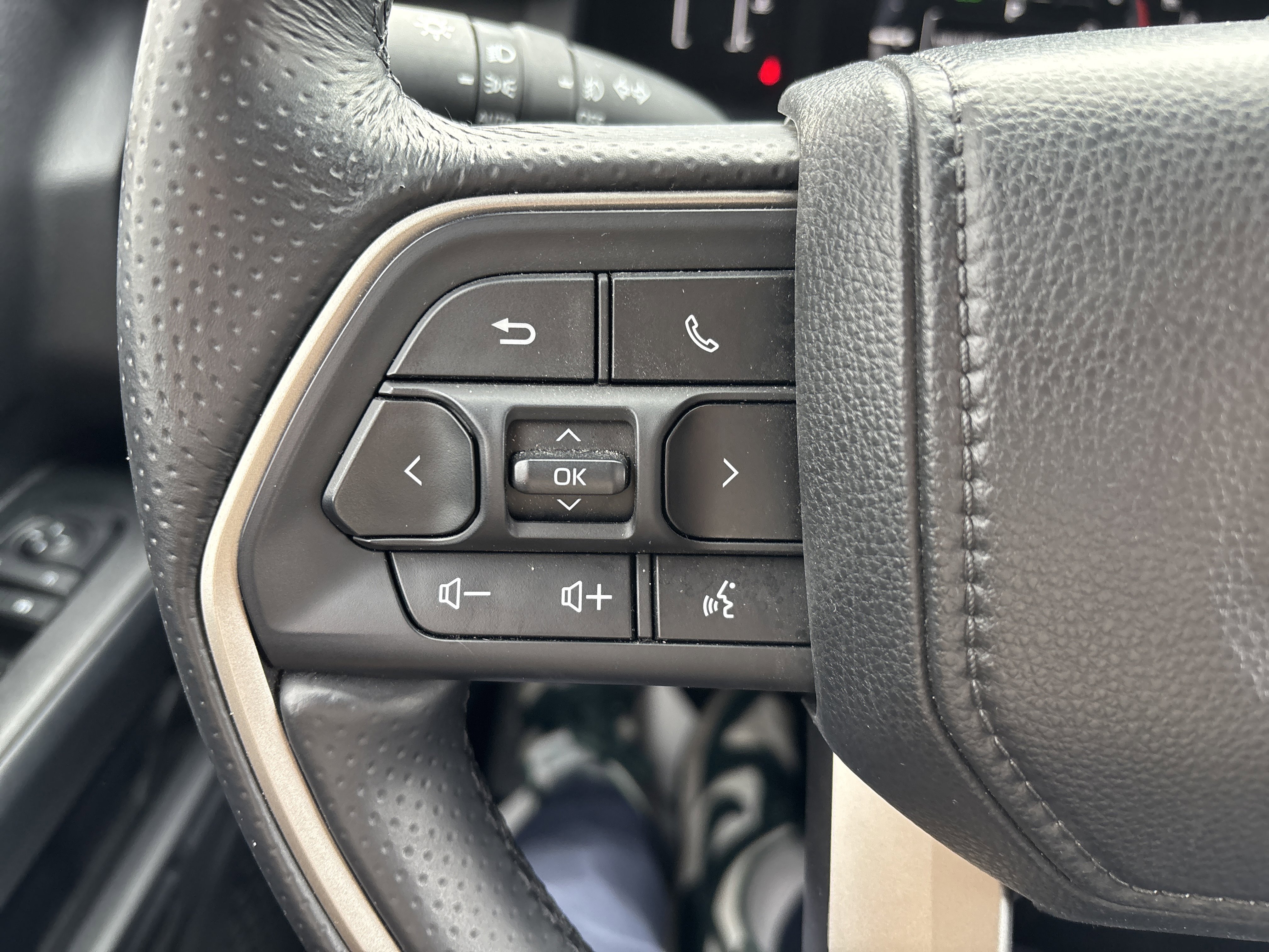 Used 2025 Toyota 4Runner SR5 image 18