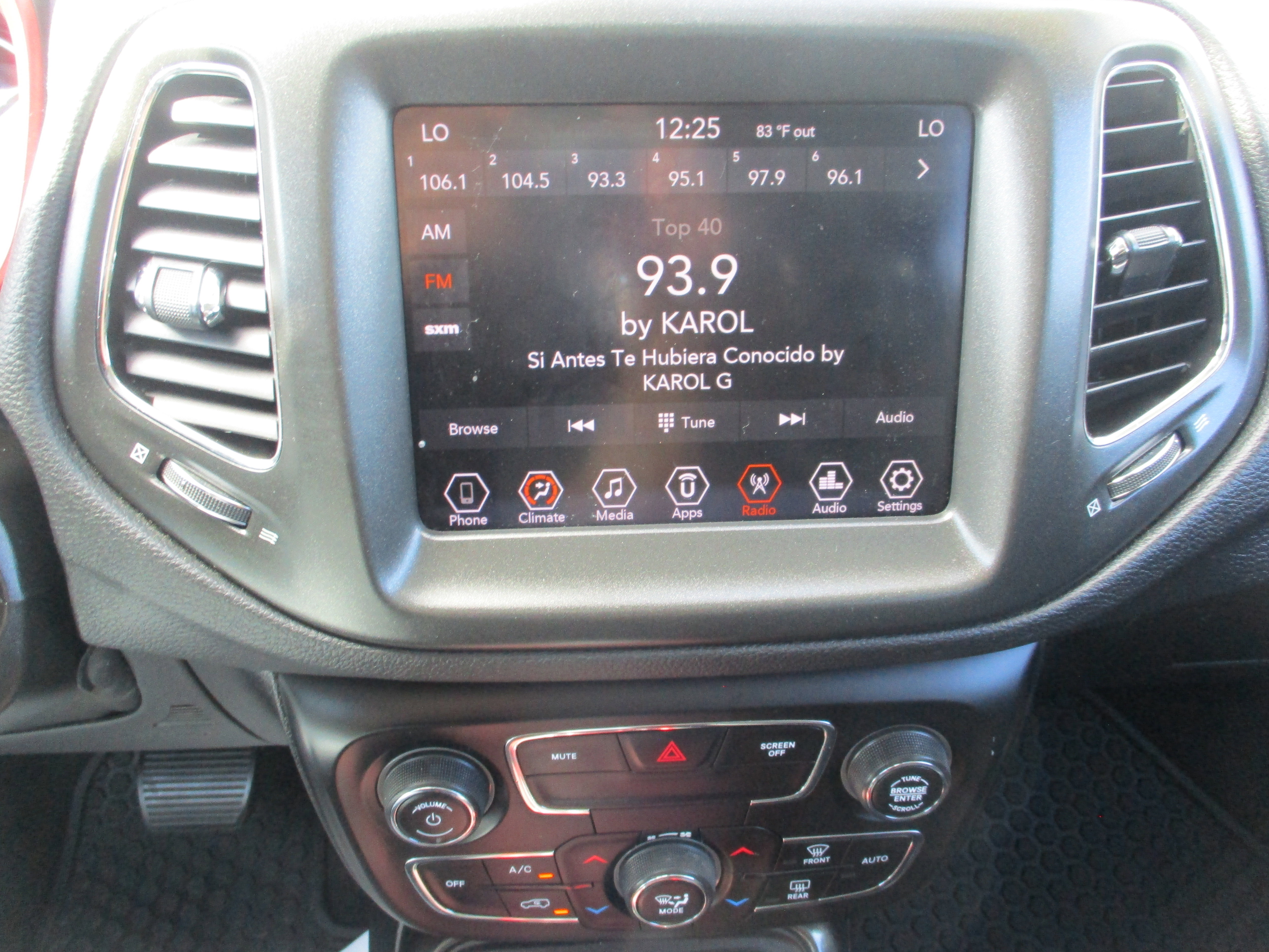 Used 2019 Jeep Compass Trailhawk image 20