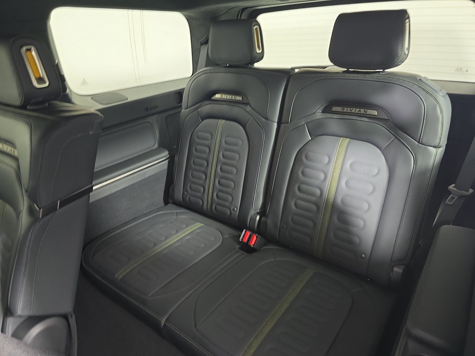Used 2024 Rivian R1S Adventure AWD/4WD image 22