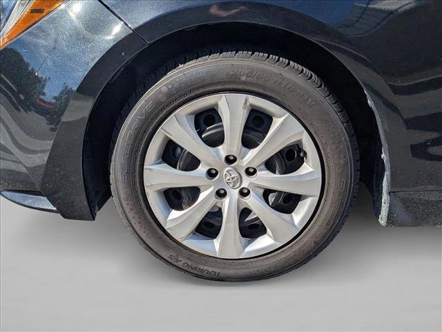 Used 2021 Toyota Corolla LE image 24