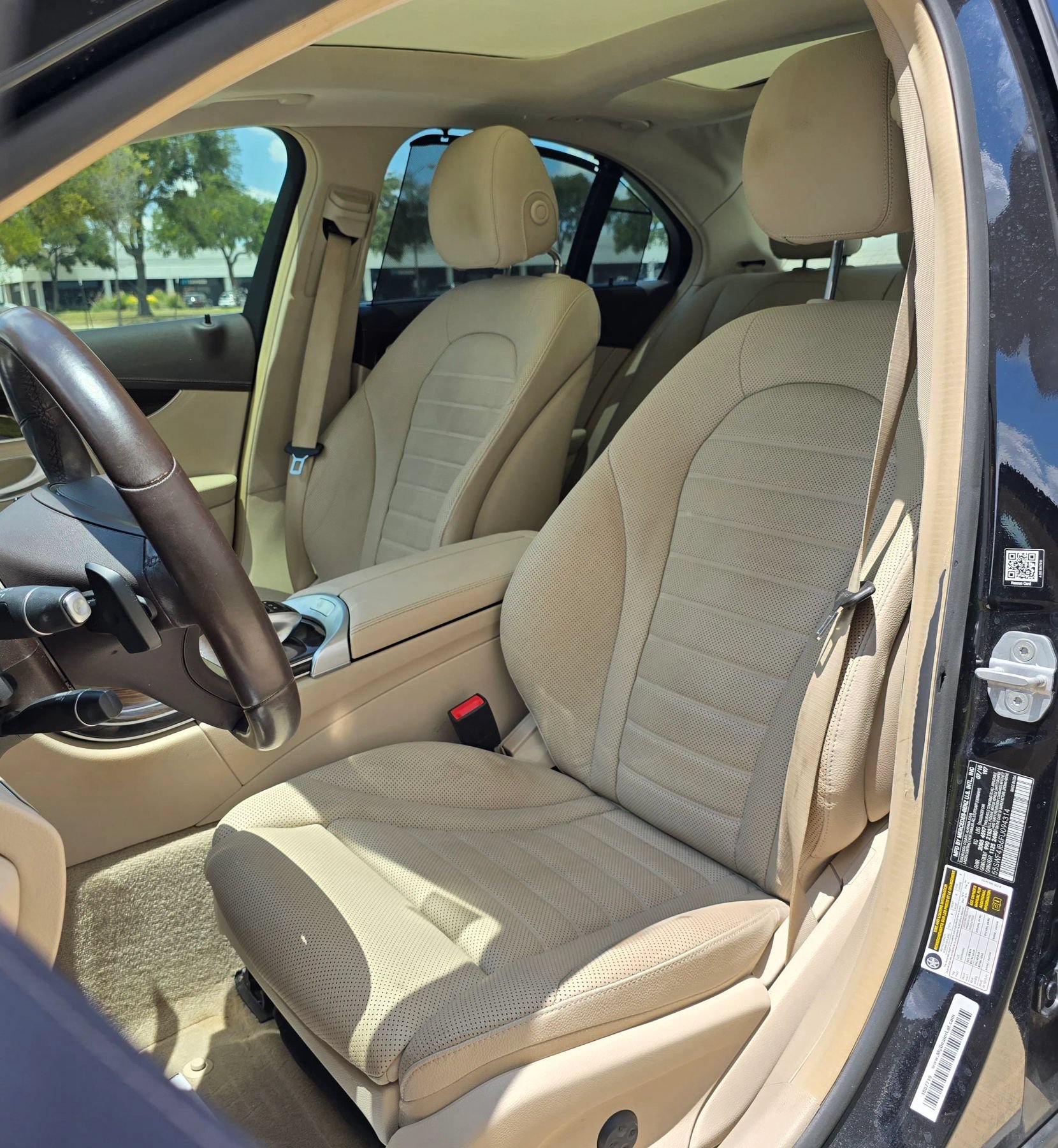 Used 2015 Mercedes-Benz C 300 Sedan image 24