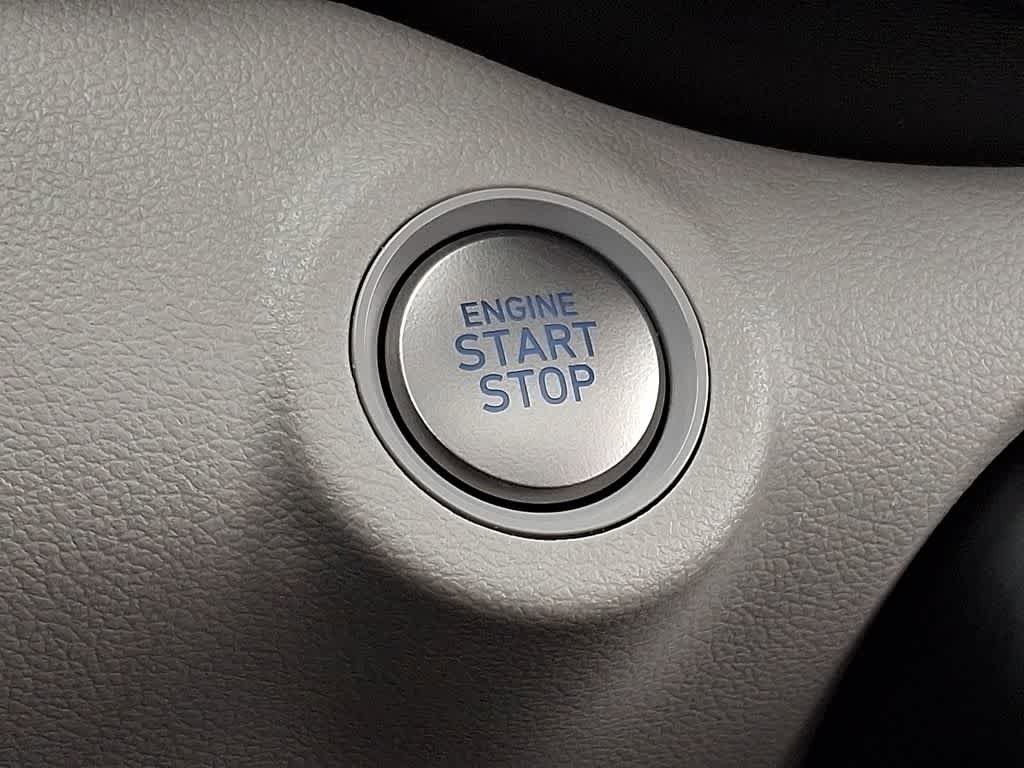 Certified 2025 Hyundai Venue SEL FWD image 22