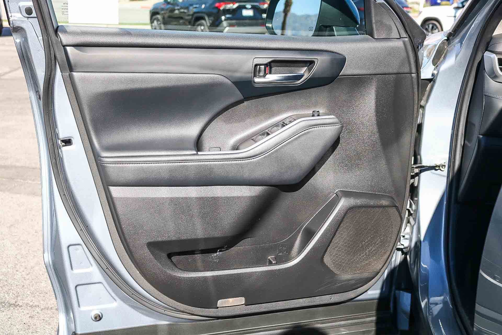 Certified 2022 Toyota Highlander XLE image 22