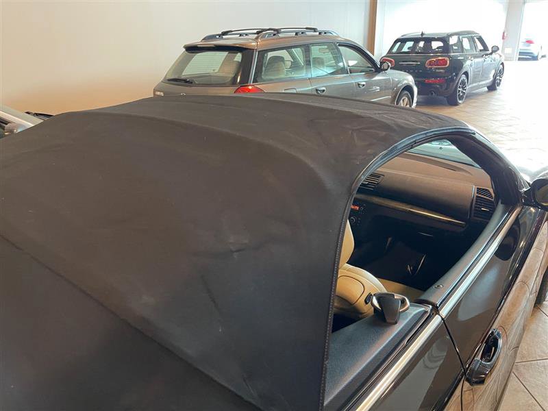 Used 2009 BMW 135i Convertible image 28