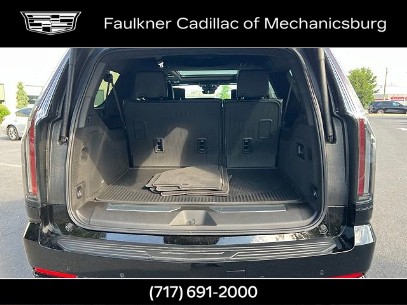 Certified 2026 Cadillac Escalade ESV Platinum Sport w/ LPO, ONYX Package AWD/4WD image 14