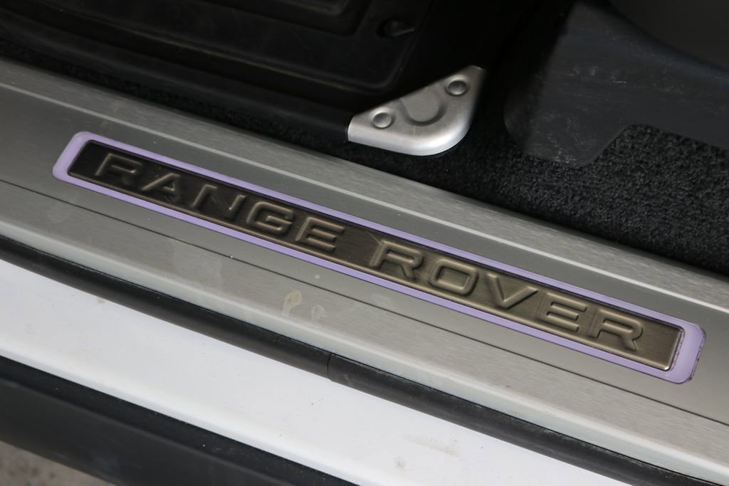 Used 2021 Land Rover Range Rover P525 Westminster Edition LWB image 15