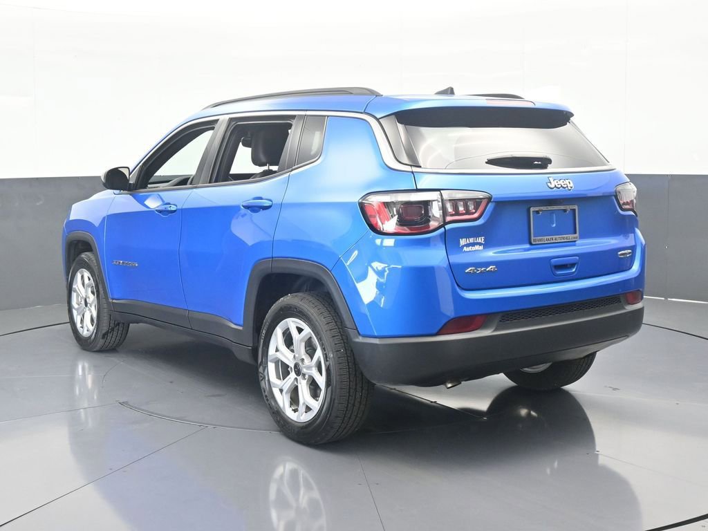 Used 2025 Jeep Compass Latitude AWD/4WD image 4