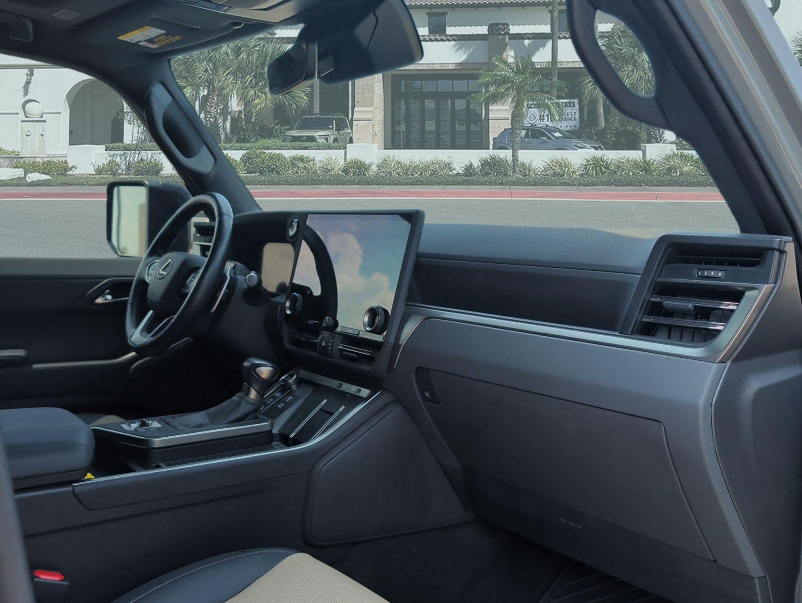 Used 2025 Lexus GX 550 AWD/4WD image 30