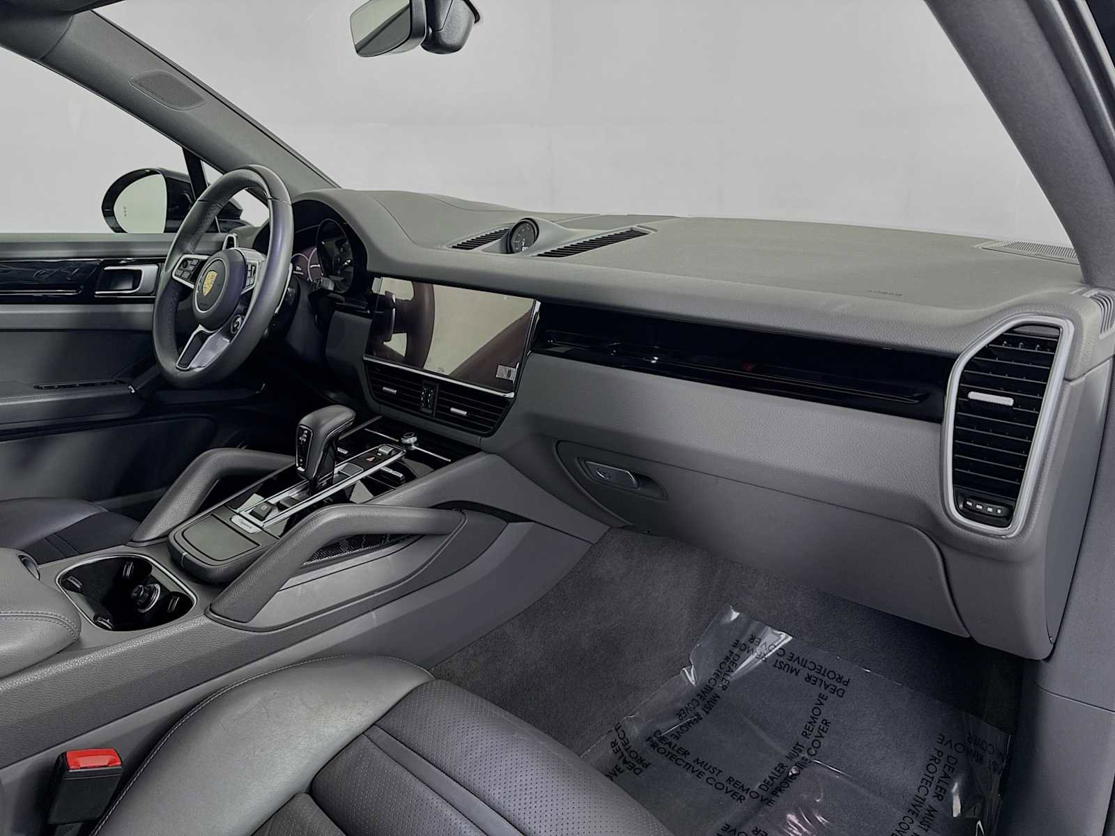 Used 2022 Porsche Cayenne S image 34