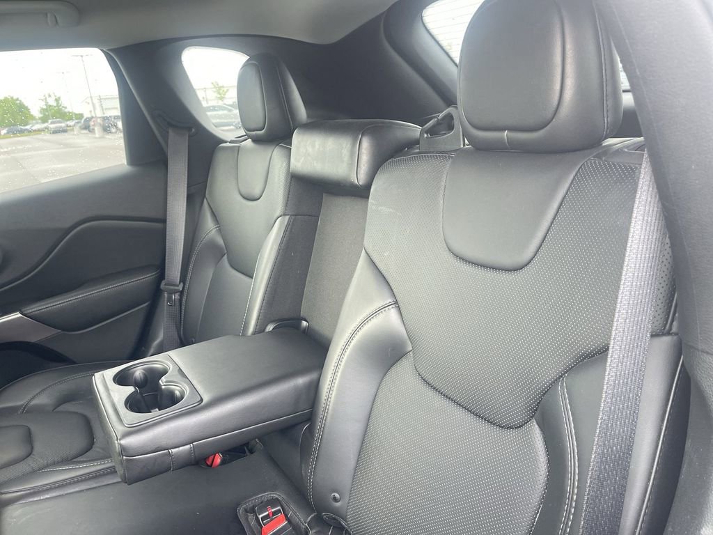 Used 2019 Jeep Cherokee Limited AWD/4WD image 20