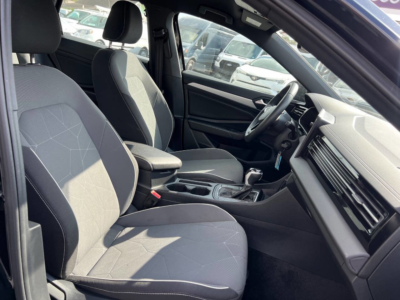 Used 2025 Volkswagen Jetta Sport image 15