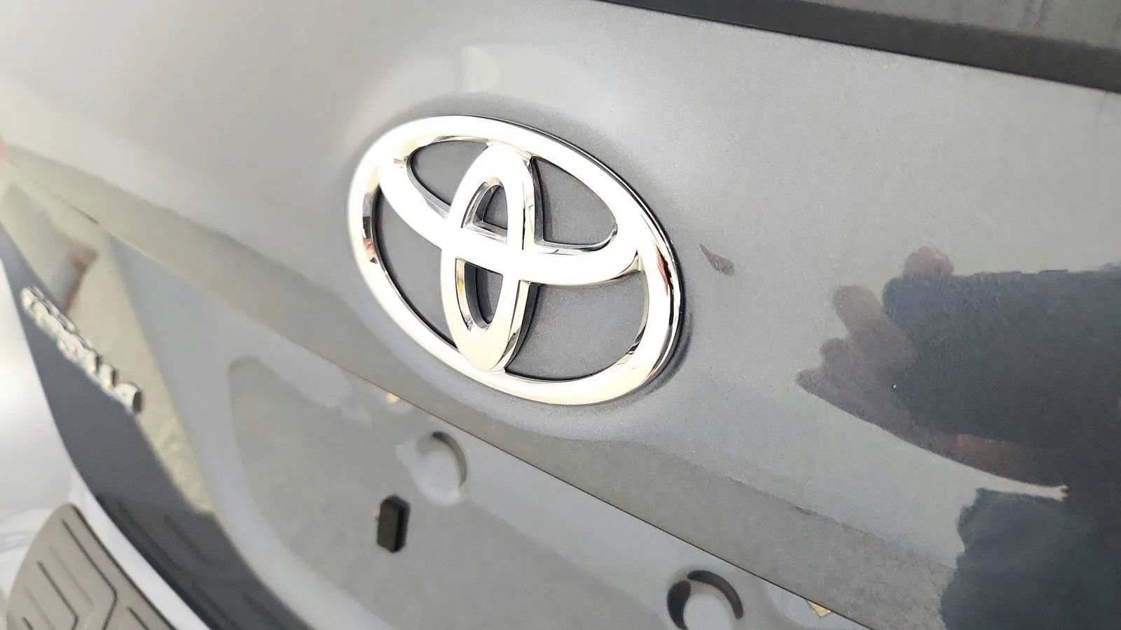 Used 2018 Toyota Corolla SE w/ SE Premium Package FWD image 33