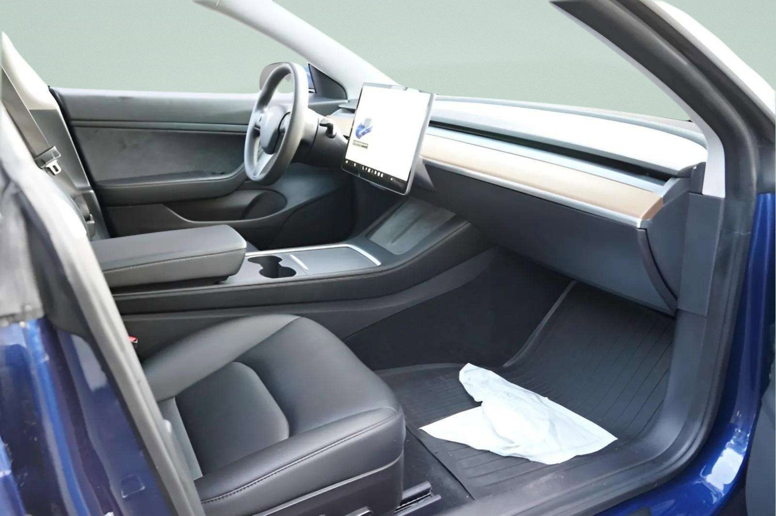 Used 2021 Tesla Model 3 Standard Range Plus image 24