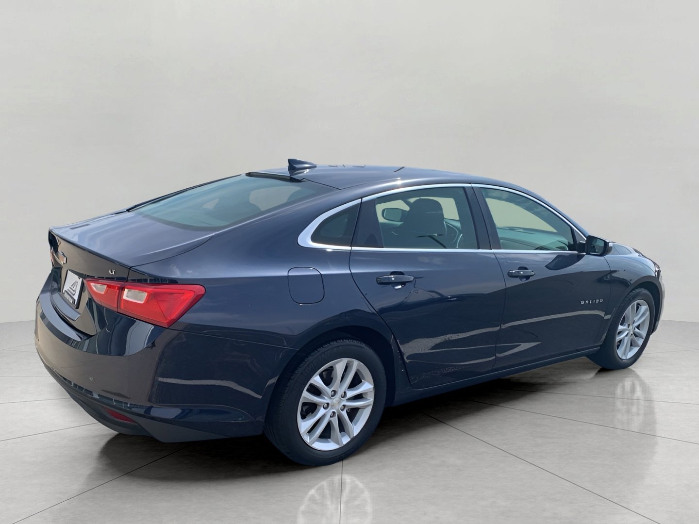 Used 2018 Chevrolet Malibu LT w/ LPO, Convenience Package 2 FWD image 8