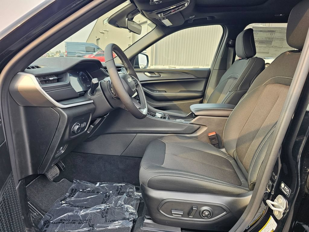 New 2025 Jeep Grand Cherokee Laredo X w/ Luxury Tech Group I AWD/4WD image 11