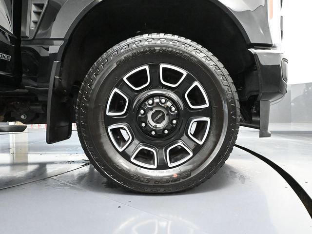 Used 2025 Ford F250 Platinum image 16