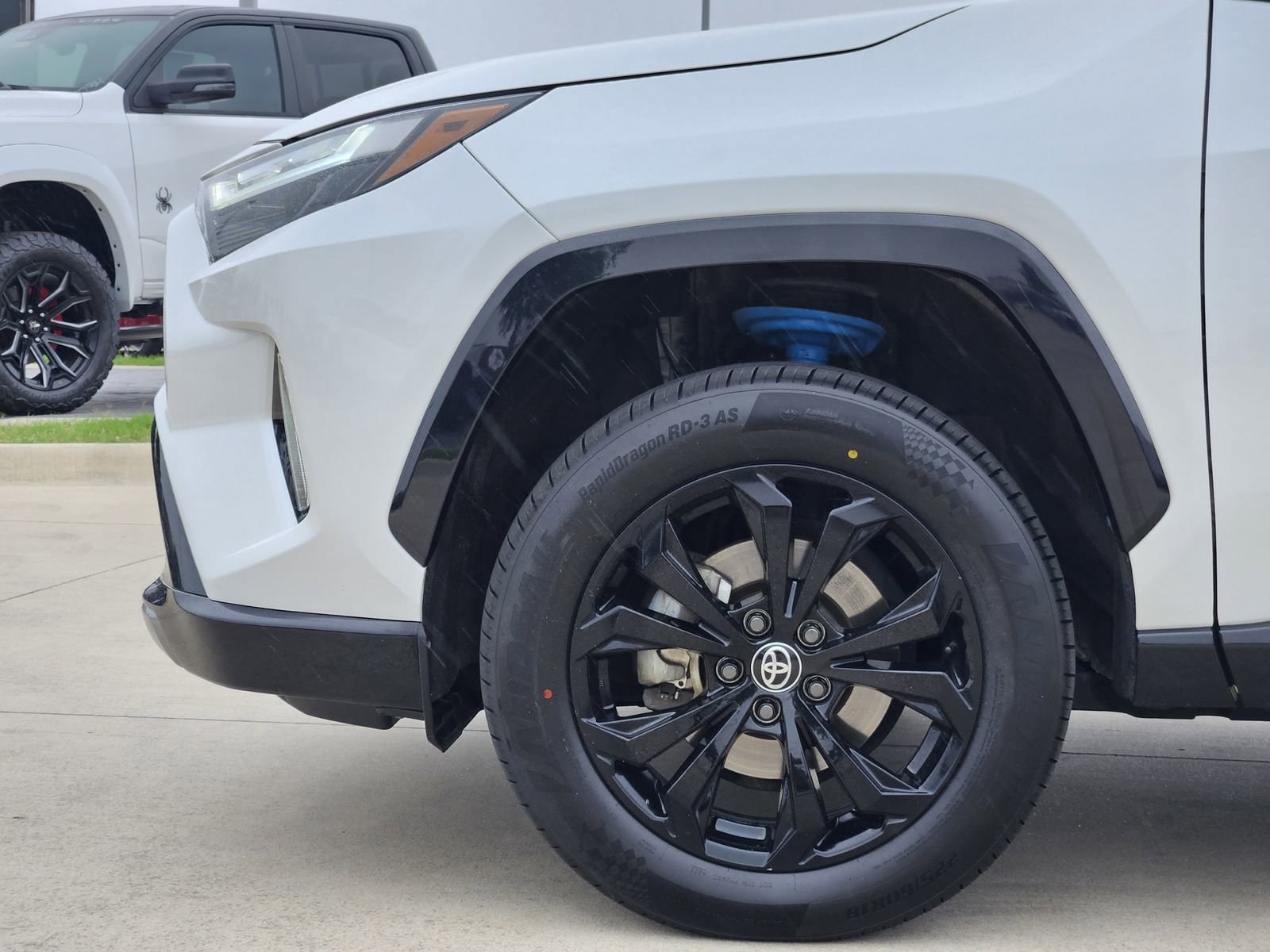 Used 2023 Toyota RAV4 XSE AWD/4WD image 10