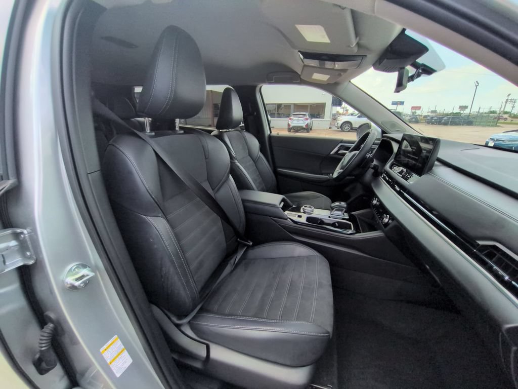 Used 2025 Mitsubishi Outlander SE FWD image 31