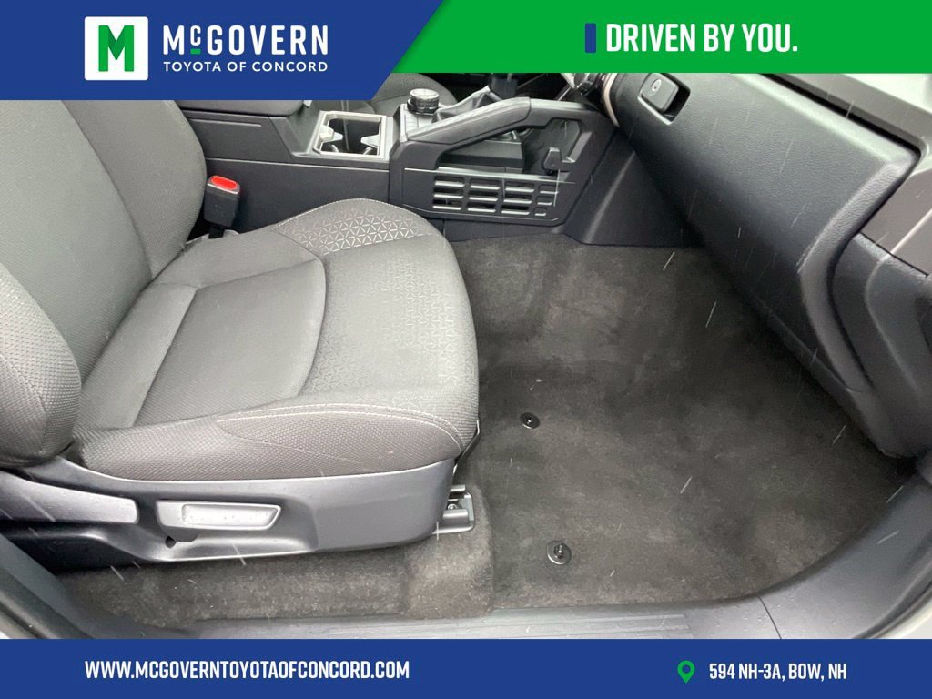 Used 2025 Toyota 4Runner SR5 AWD/4WD image 23
