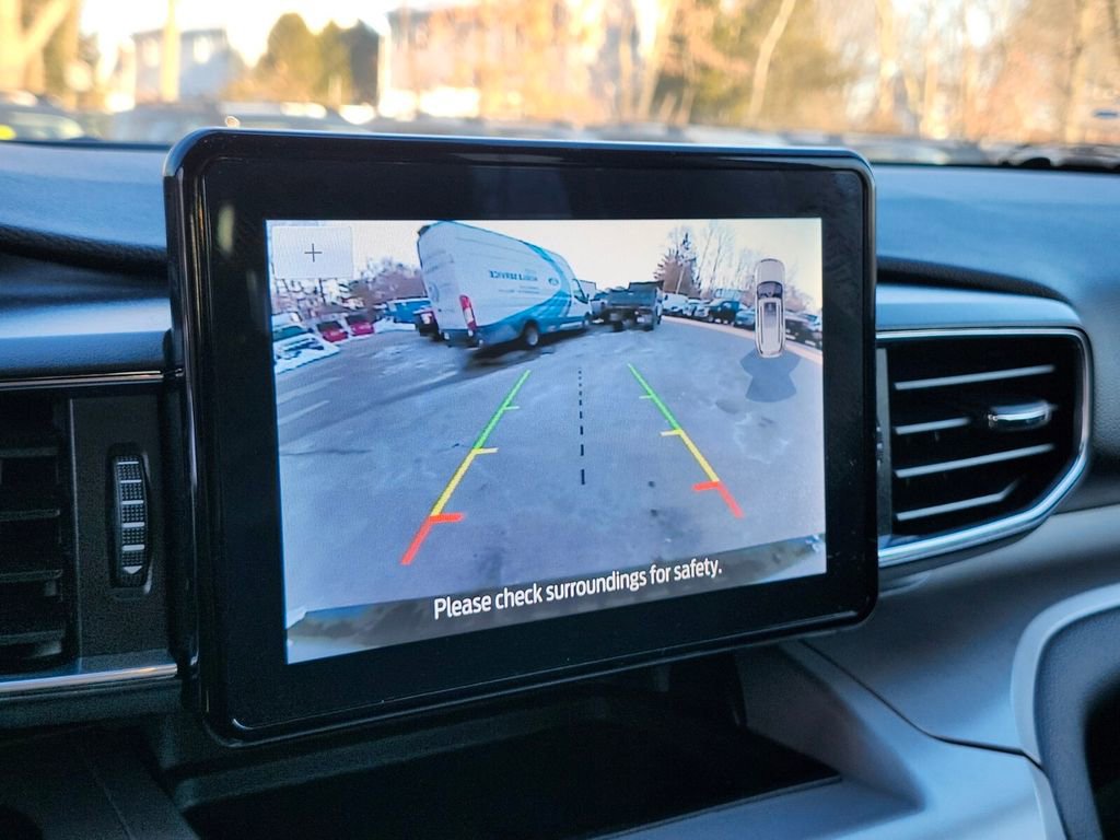 Certified 2022 Ford Explorer XLT w/ Equipment Group 202A image 22