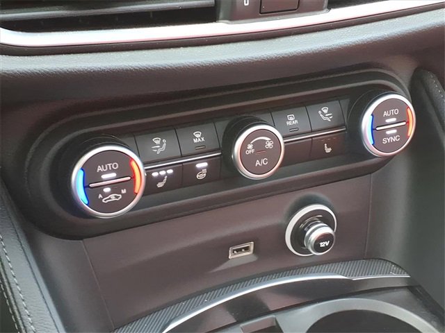 Used 2024 Alfa Romeo Stelvio Veloce image 10