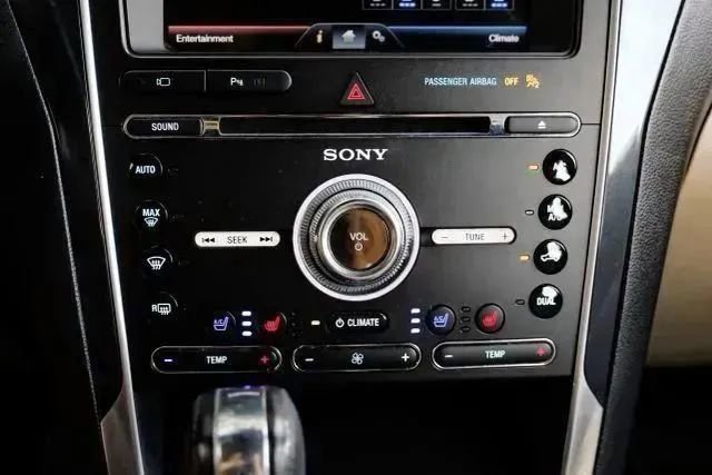 Used 2016 Ford Explorer Limited image 31