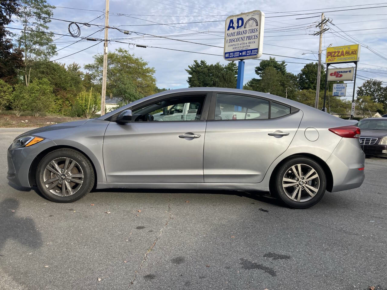 Used 2017 Hyundai Elantra Value Edition w/ Cargo Package image 2