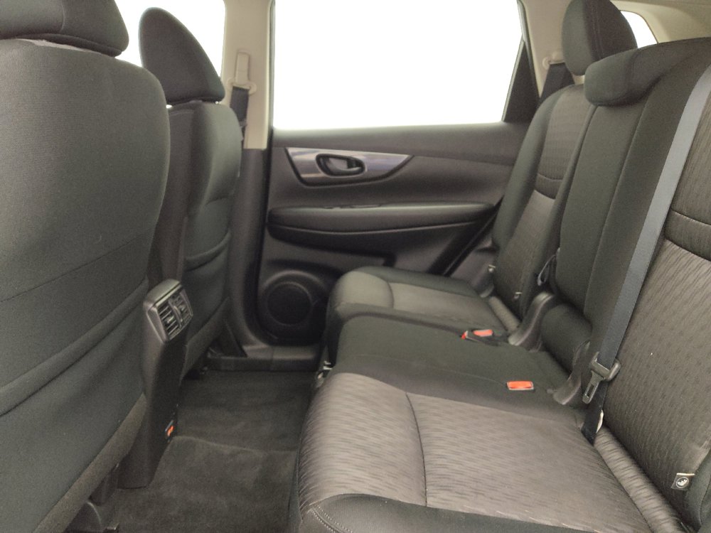Used 2020 Nissan Rogue S FWD image 18