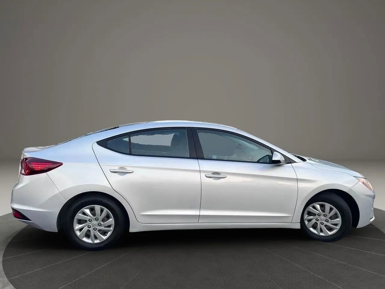 Used 2019 Hyundai Elantra SE w/ Cargo Package image 9