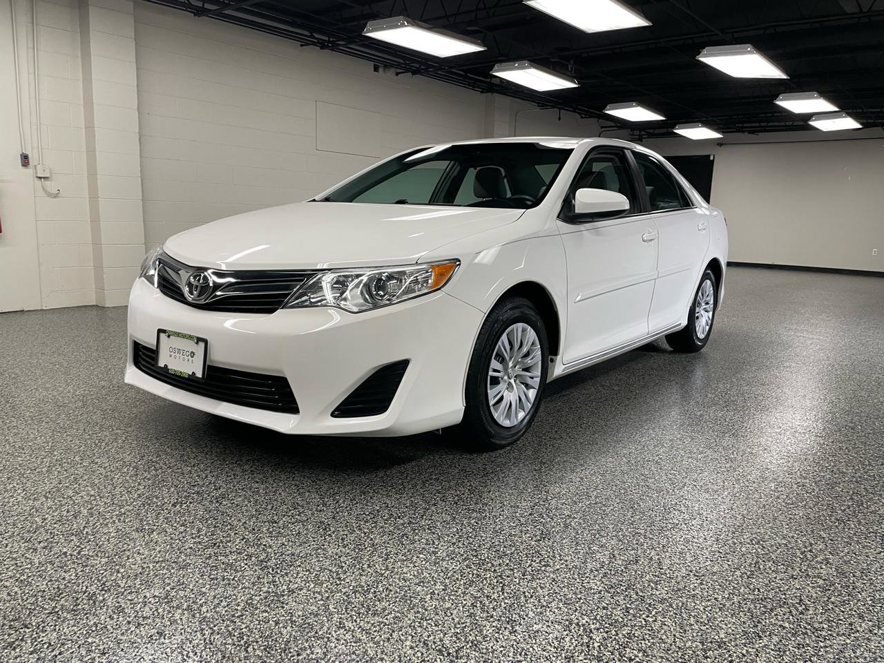 Used 2013 Toyota Camry LE image 4