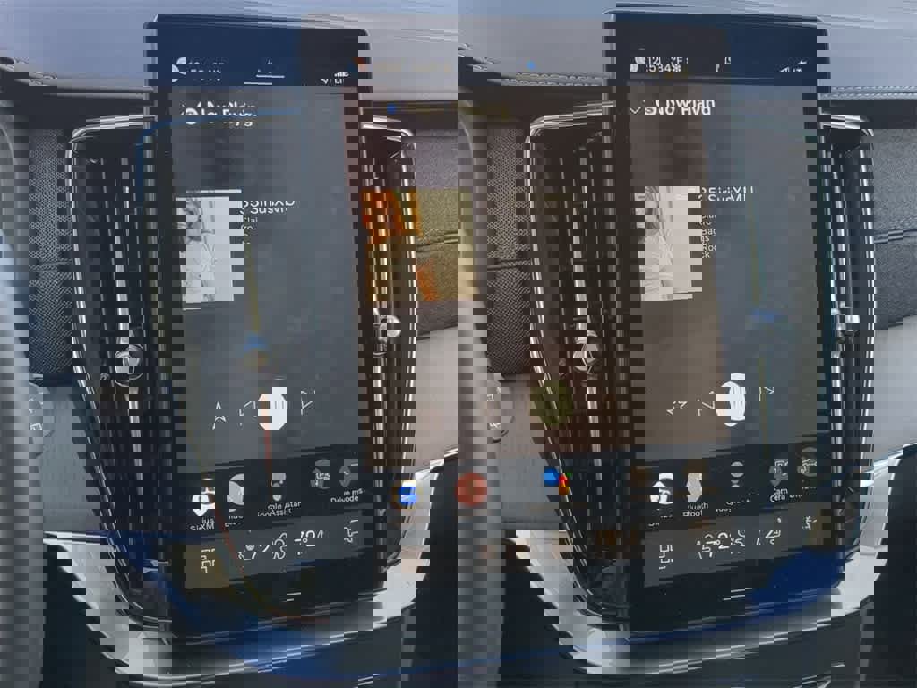 Certified 2025 Volvo XC90 T8 Ultra w/ Protection Package Premier image 28