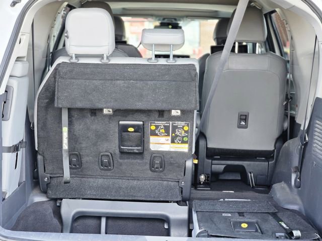 Used 2023 Toyota Sienna XLE image 32