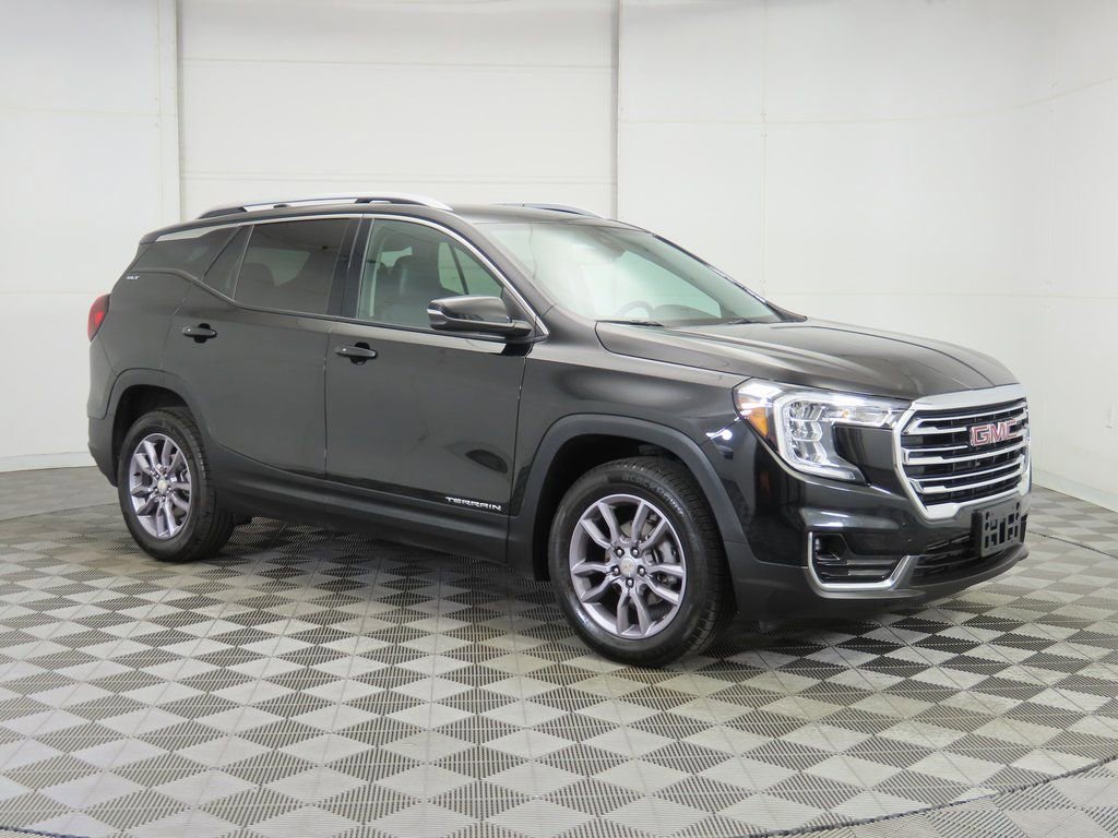Used 2023 GMC Terrain SLT image 3