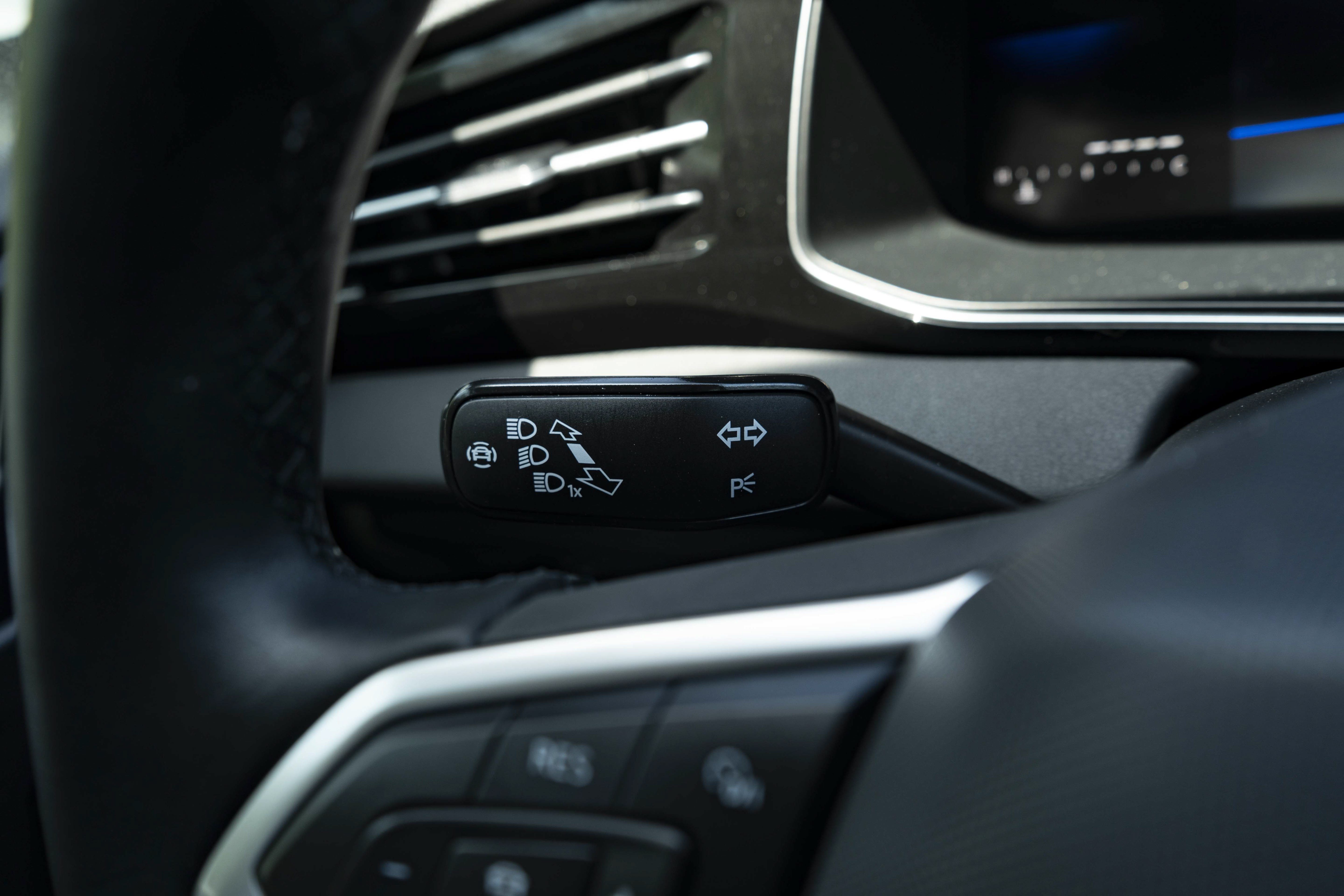 Certified 2025 Volkswagen Jetta S FWD image 22