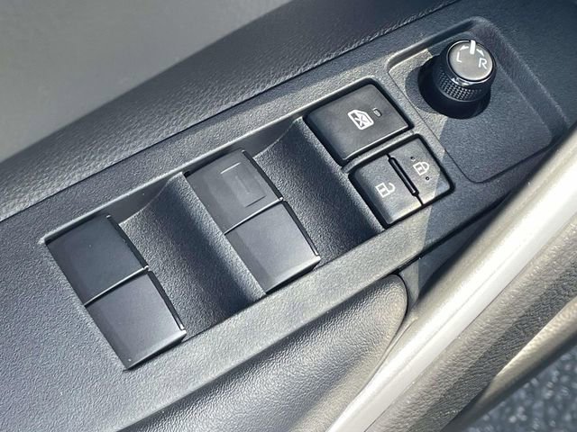 Used 2023 Toyota Corolla Cross XLE FWD image 15