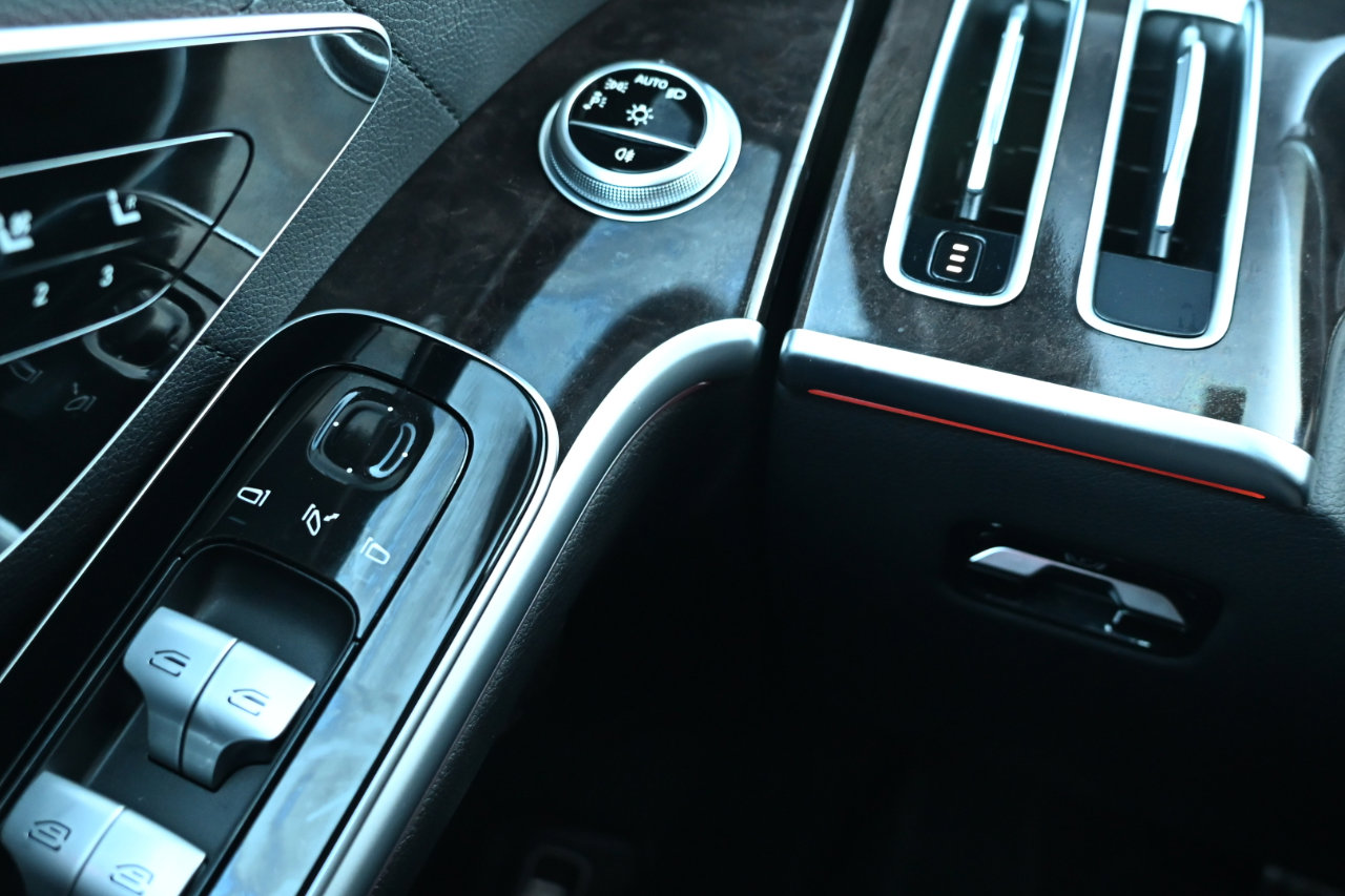 Used 2024 Mercedes-Benz S 580 4MATIC Sedan image 32